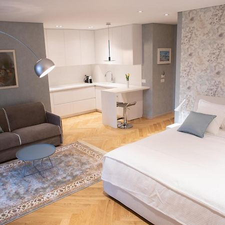 Seven Luxury Suites Tirana Exteriör bild