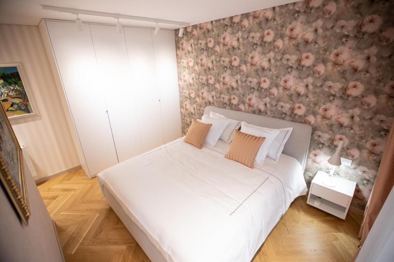 Seven Luxury Suites Tirana Exteriör bild