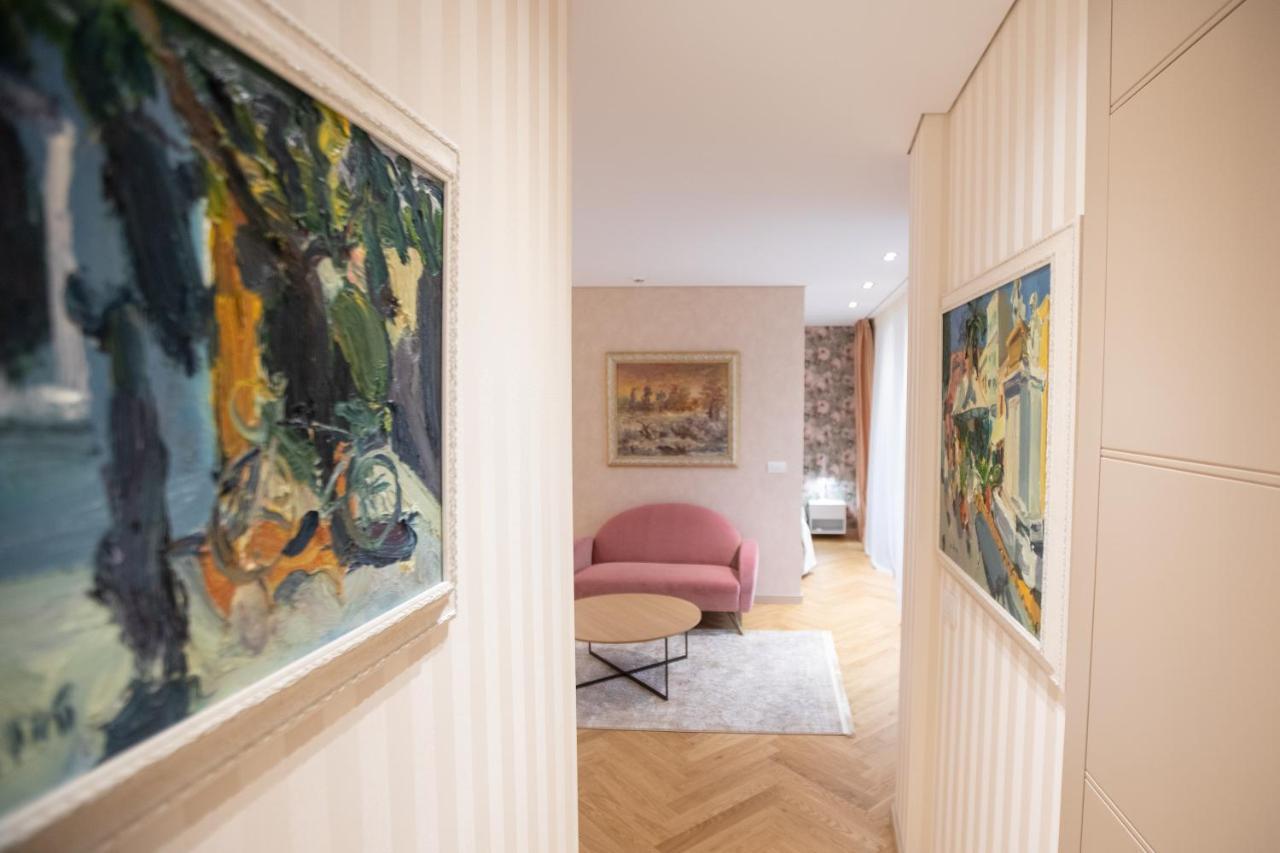 Seven Luxury Suites Tirana Exteriör bild