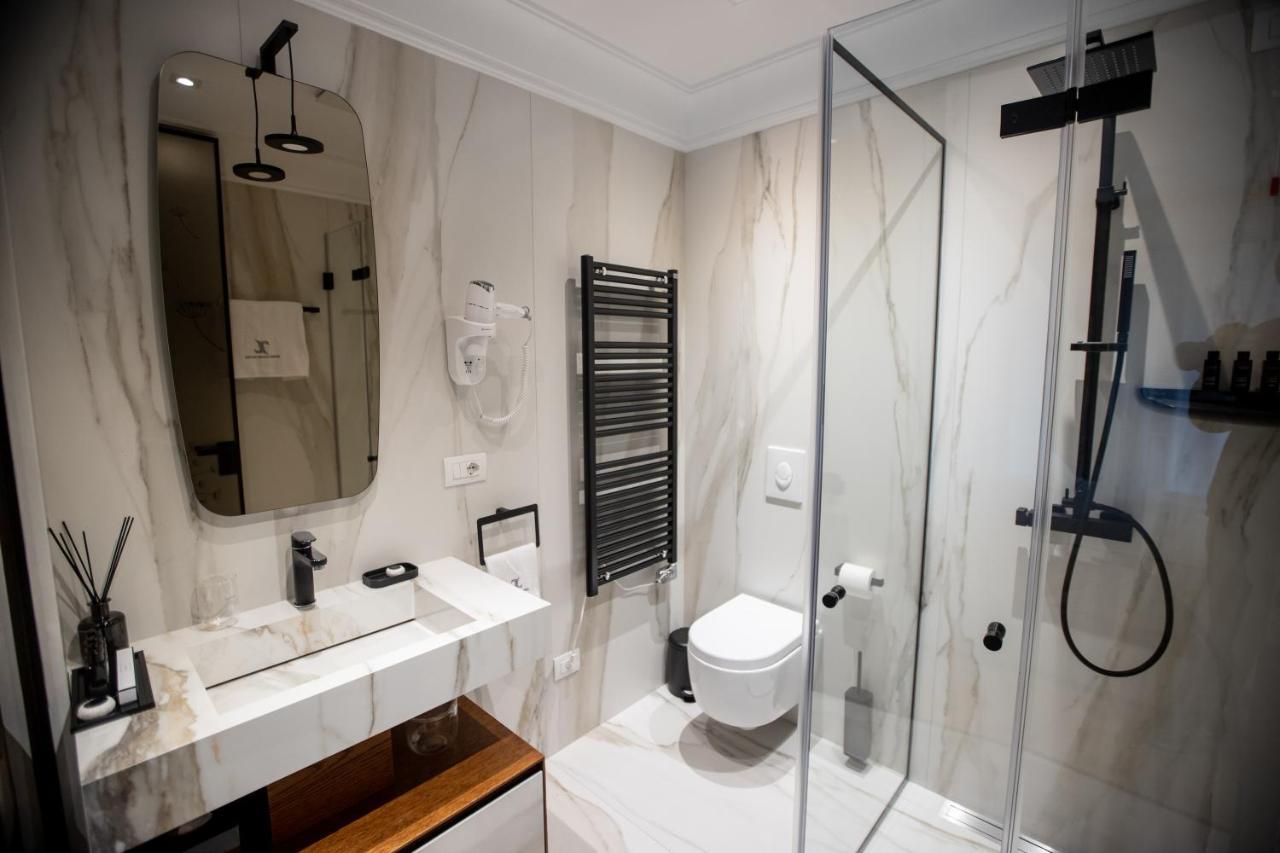 Seven Luxury Suites Tirana Exteriör bild