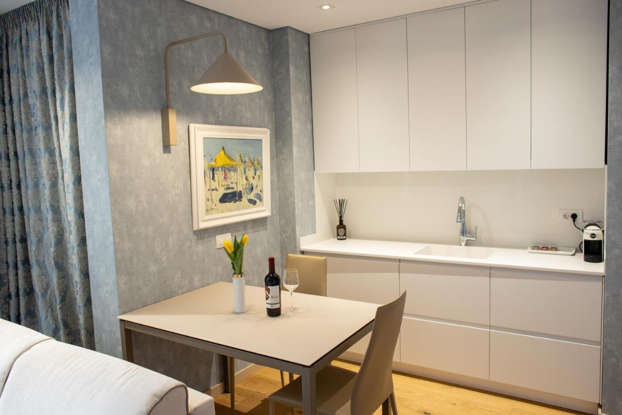 Seven Luxury Suites Tirana Exteriör bild