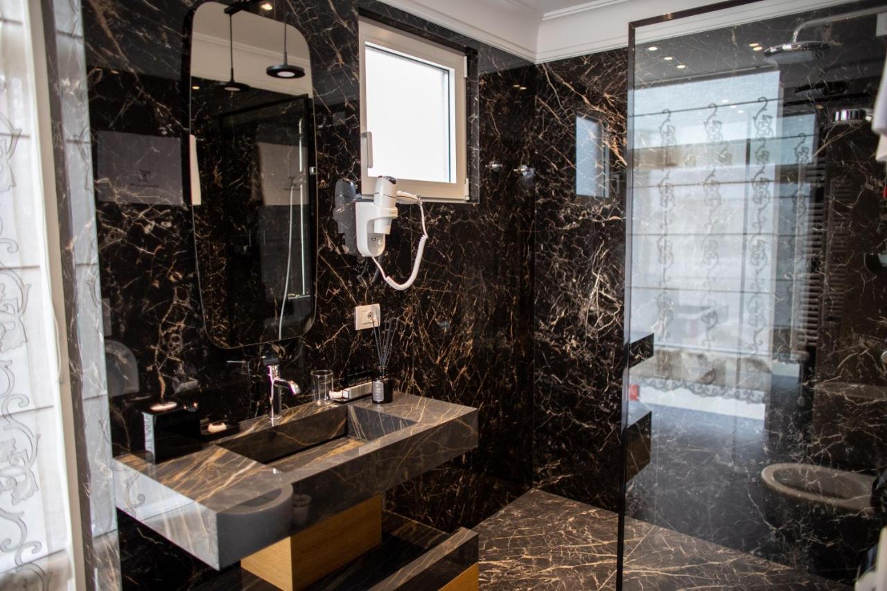 Seven Luxury Suites Tirana Exteriör bild