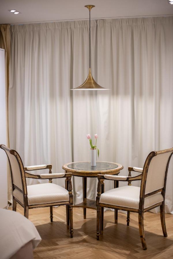 Seven Luxury Suites Tirana Exteriör bild