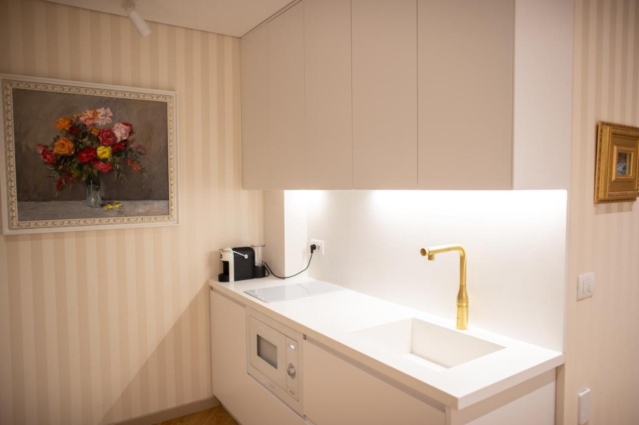 Seven Luxury Suites Tirana Exteriör bild